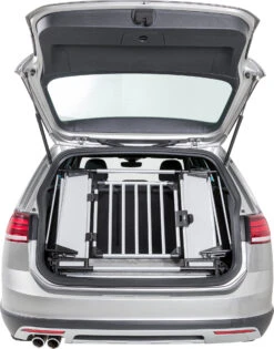 Trixie Grille Arrière Universelle Our Voiture -Magasin De Fournitures Pour Chiens De Compagnie 0e64bbf97e09ceaffd5cd3f14b60e419ea2dc2e7d3775c1e4e2ead73f4e15ff2