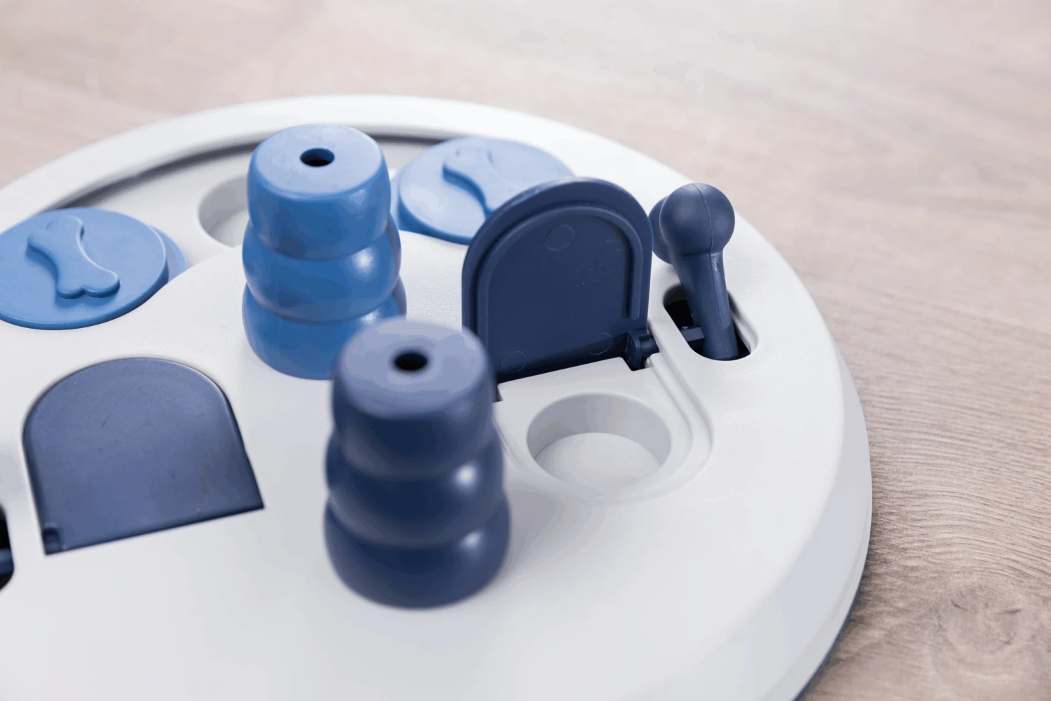 Trixie Jeu De Stratégie Pour Chien Flip Board 6 Trixie Jeu De Stratégie Pour Chien Flip Board – Image 6